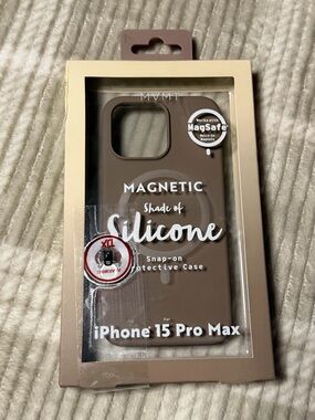 MVMT Magnetic Silicone iPhone 15 Pro Max Case - Chocolate Brown